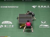 FB体育在线-FLY碾压DFM，Zeus关键团战开团秒人顶尖较量八强赛，强势挺进下一轮的简单介绍