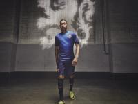 FB体育-孤胆英雄！保罗末节15分扛起全队，尼克斯险胜骑士诠释唯一性