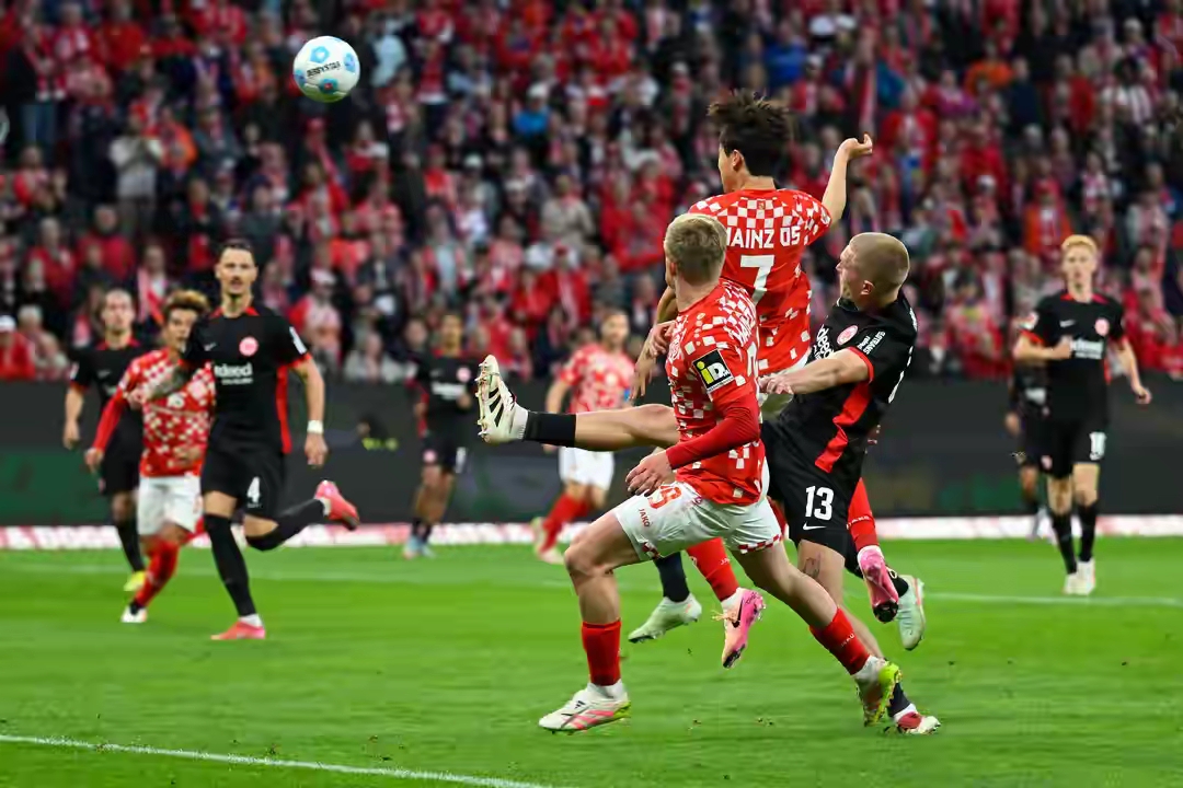 多特蒙德客负美因茨，遭遇联赛颓势逆转的简单介绍