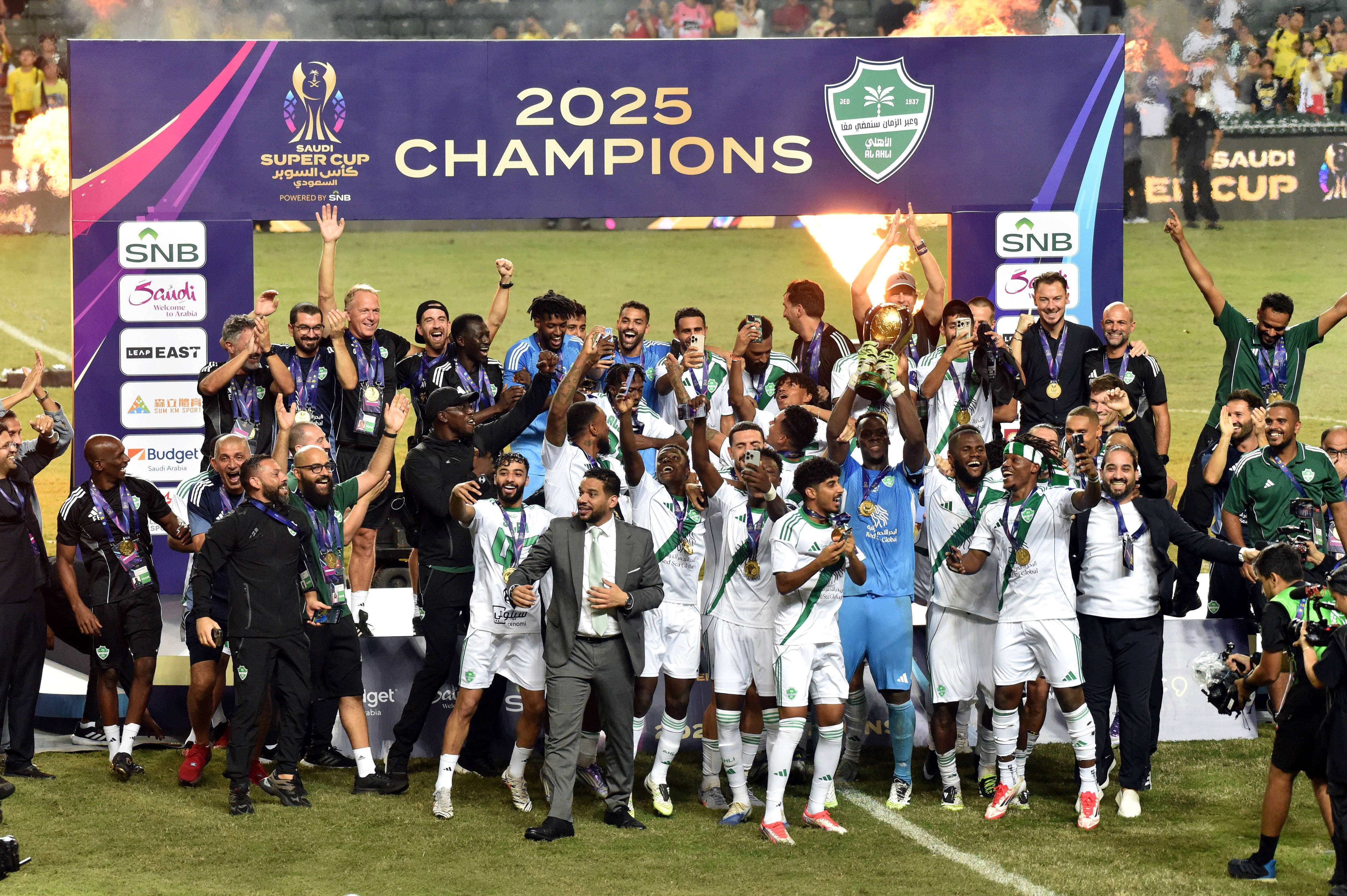 近日足球比赛中一队获重要胜利 近日足球比赛中一队获重要胜利