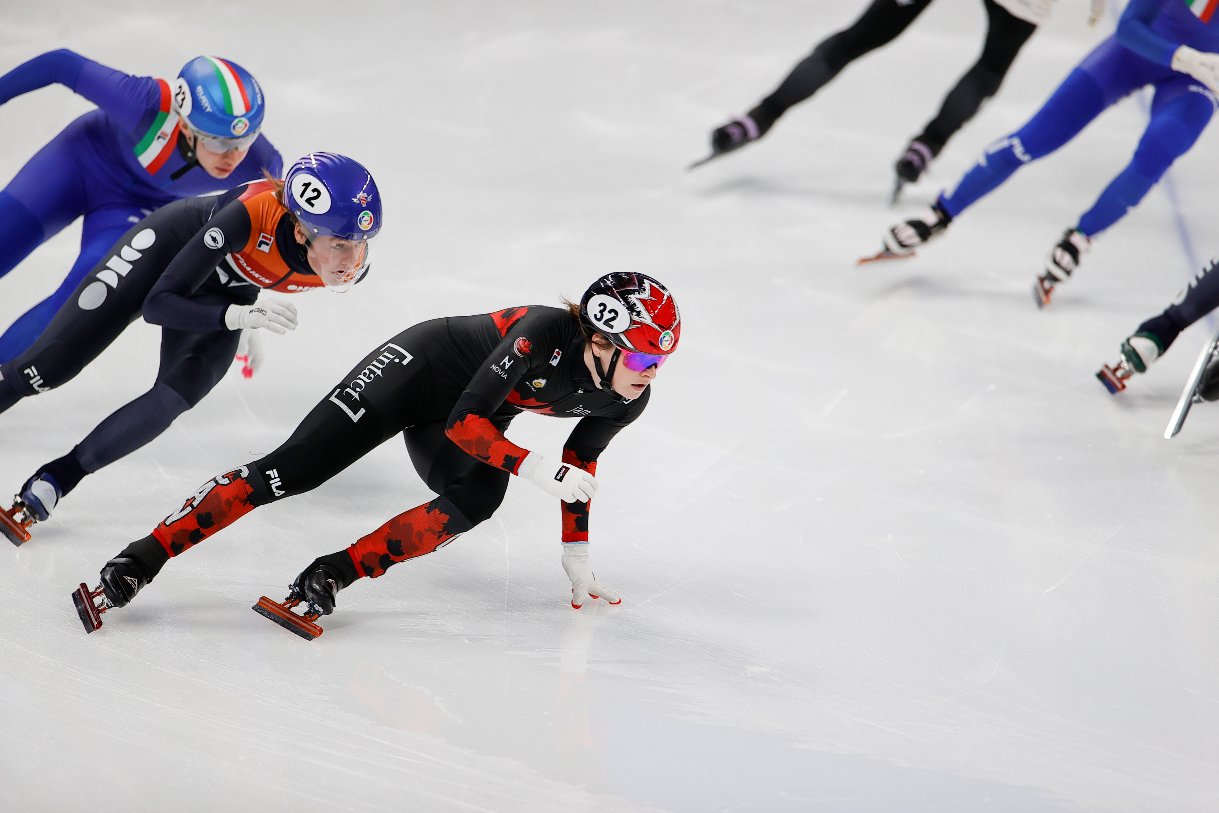 关于意大利风驰电掣联合短道速滑比赛夺得胜利的信息