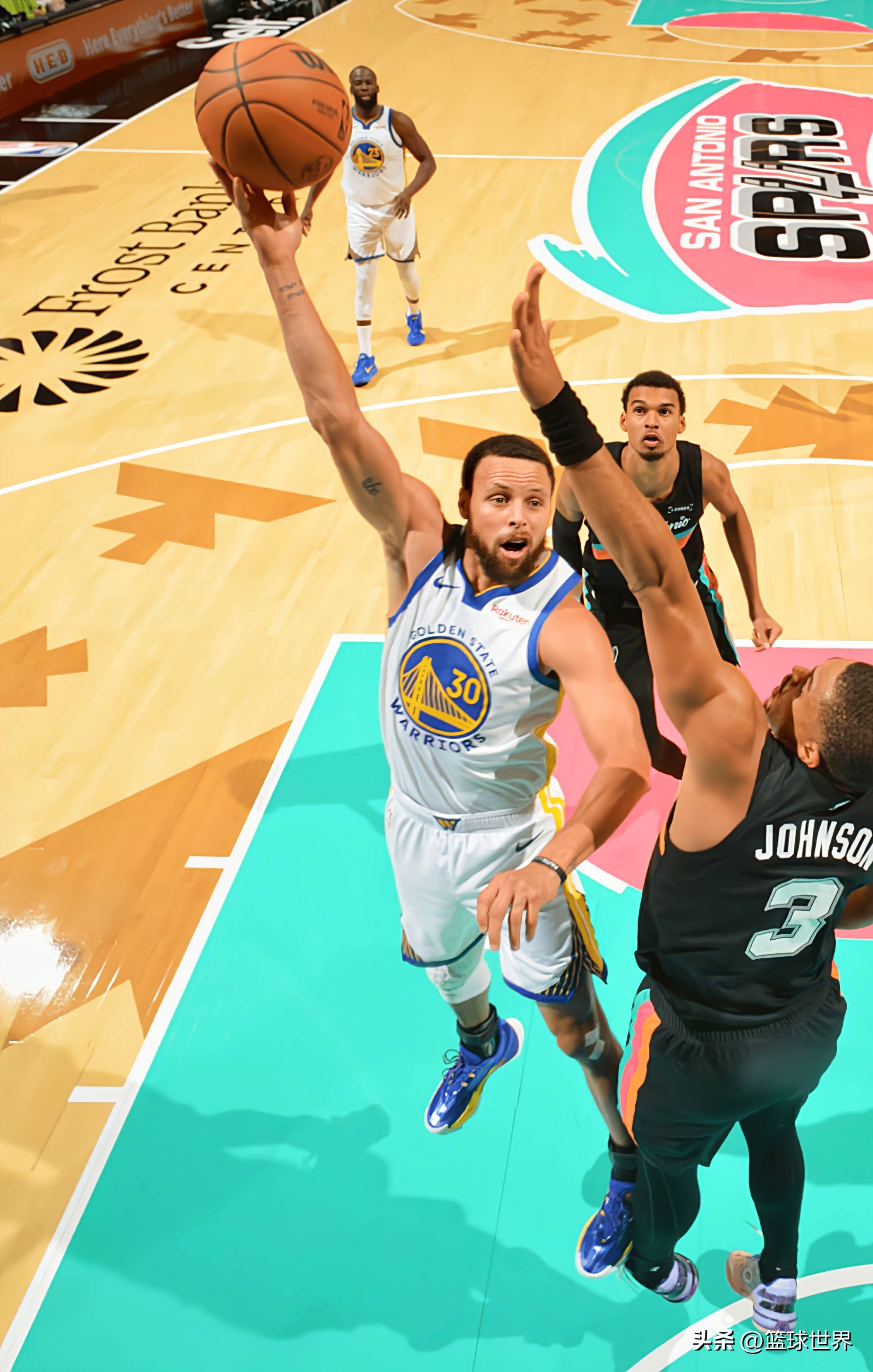 关于篮球巨星的退役计划公布，球迷大呼不舍的信息