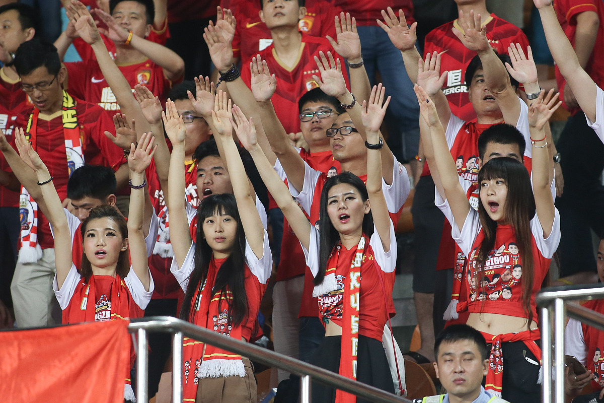 精彩赛事纷呈，球队风采尽显，观众热情高涨的简单介绍